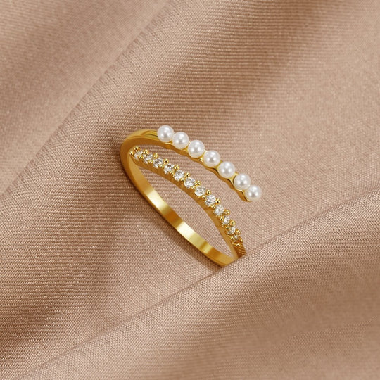 Trendy Open Pearl & Crystal Ring