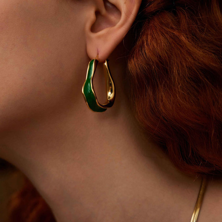   beautiful woman wearing Elf's Rhapsody irregular circle earrings-Copper+18k Yellow Gold-Shesamore jewelry  