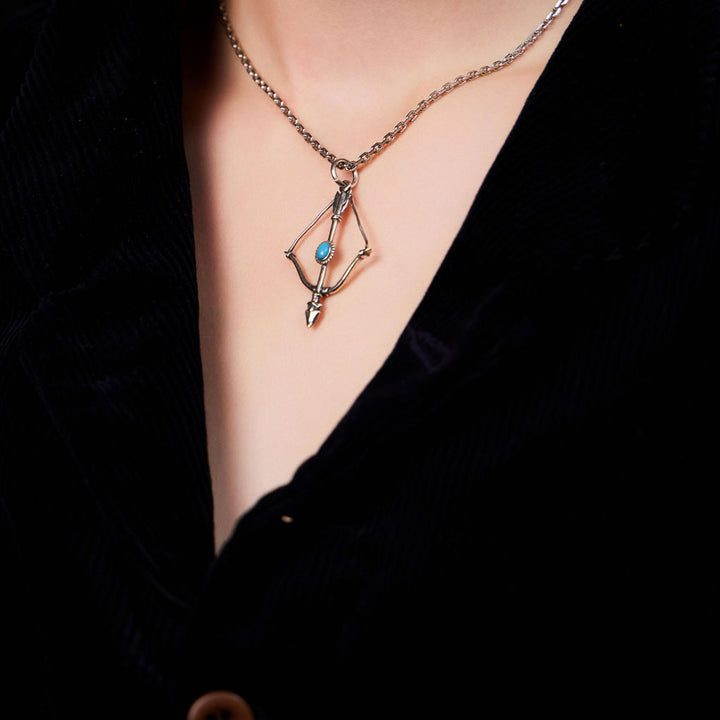 besutiful woman wearing The Glory of Ullr necklace-Shesamore jewelry 